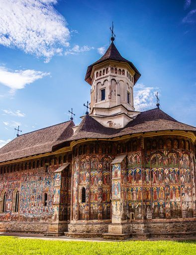 Vedere laterala Manastirea Moldovita